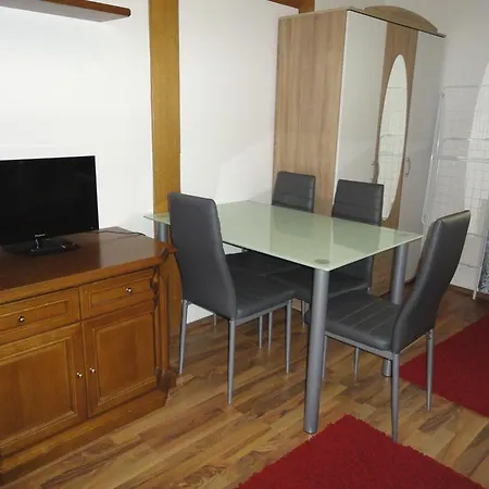 Rentcenter79
