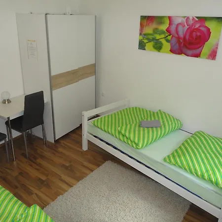 Ubytování v soukromí Rentcenter79 *